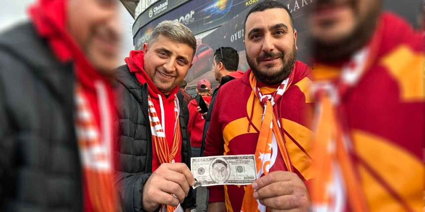 Galatasaray taraftarından Kerem Aktürkoğlu'na 'dolarlı' protesto! Öfkeleri bir türlü dinmedi!
