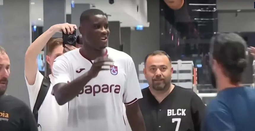 Trabzonspor nihayet golcüsüne kavuştu: Yıldız golcü kente ayak bastı