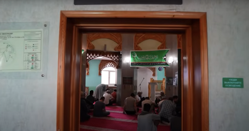 Kutuplarda Müslüman olmak! Dünyanın en kuzeyindeki camii Nurd Kamal Camii’ne kısa bir yolculuk - Resim : 5