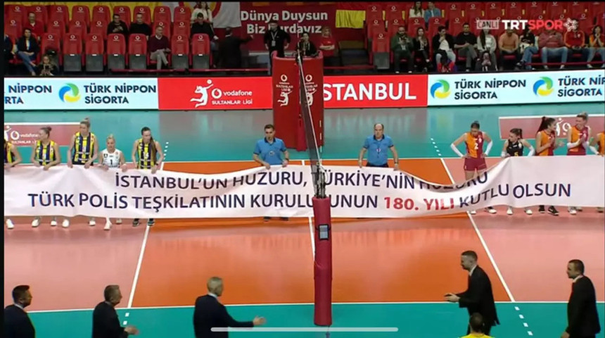 İlkin Aydın'nın ardından üç voleybolcudan daha polise protesto!