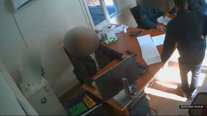 Rüşvetin belgesi kamerada! İzmir'deki rüşvet operasyonunda 12 tutuklama