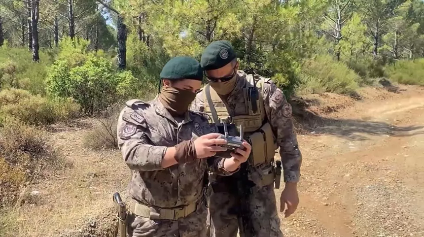 Komandolar alarma geçti: 50 bin fazla kişi tahliye edildi!