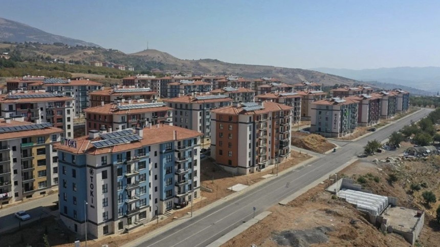 Deprem bölgesinde konutlar yükseliyor: Herkesin yüzü gülecek!