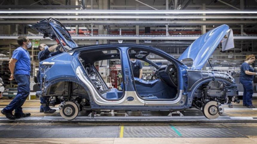 Volvo maliyeti düşürmek için 3 bin kişiyi işten çıkaracak