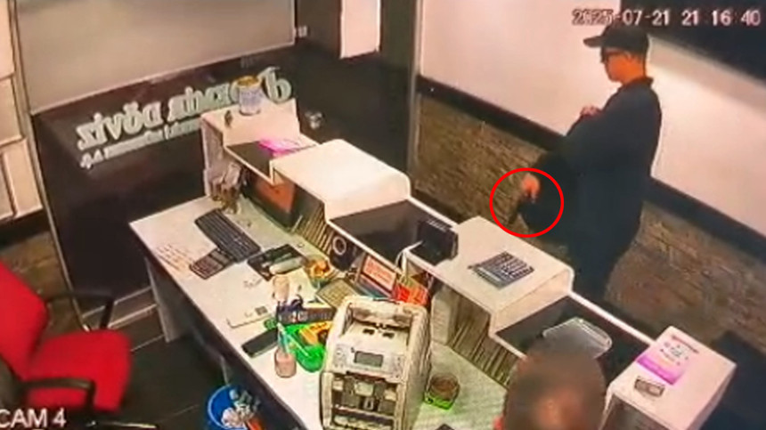 Hollywood değil, Antalya: Oyuncak tabancayla döviz bürosunu soymaya kalktı