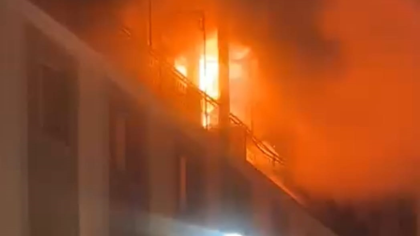 Van’da korku dolu akşam! Otelin restoranında alevler yükseldi: Müşteriler panikle dışarı çıktı