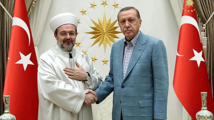 Cumhurbaşkanı Erdoğan imzaladı: 9 üniversiteye yeni rektör atandı! Eski Diyanet İşleri Başkanı Mehmet Görmez kritik göreve getirildi...