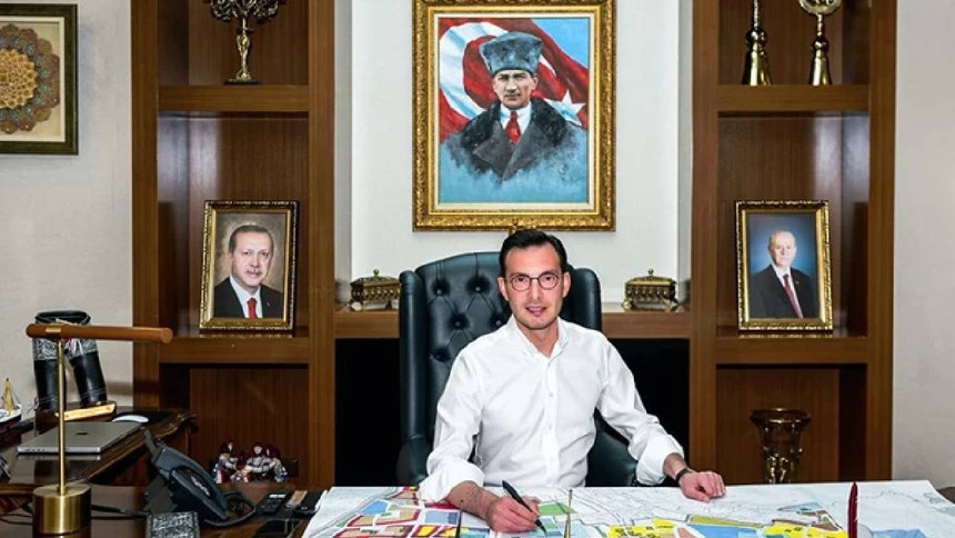 Belediye Başkanının odasına cihazı koymuşlardı: Yakalanan isim şaşırdı: "Kendimi nasıl yakalattım"