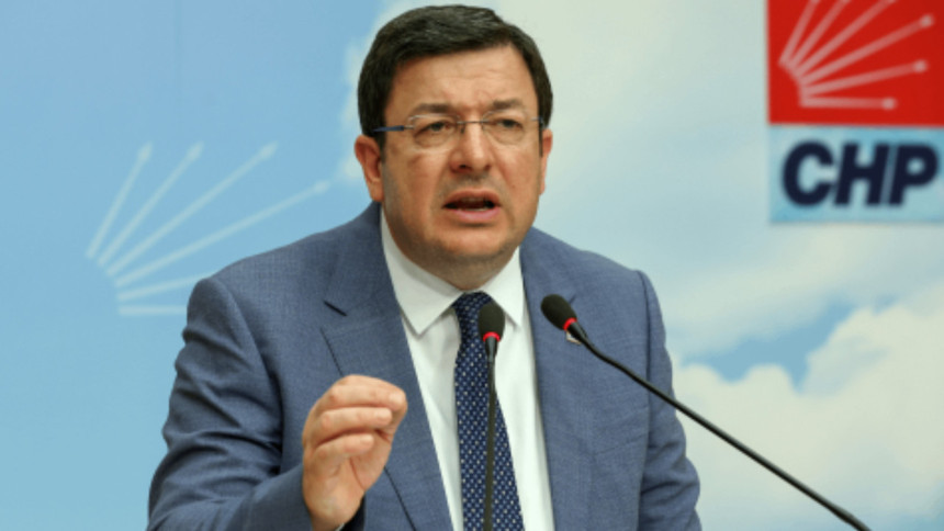 CHP'de yasak aşk iddiası: Mesajları yakaladı, belediyeyi bastı