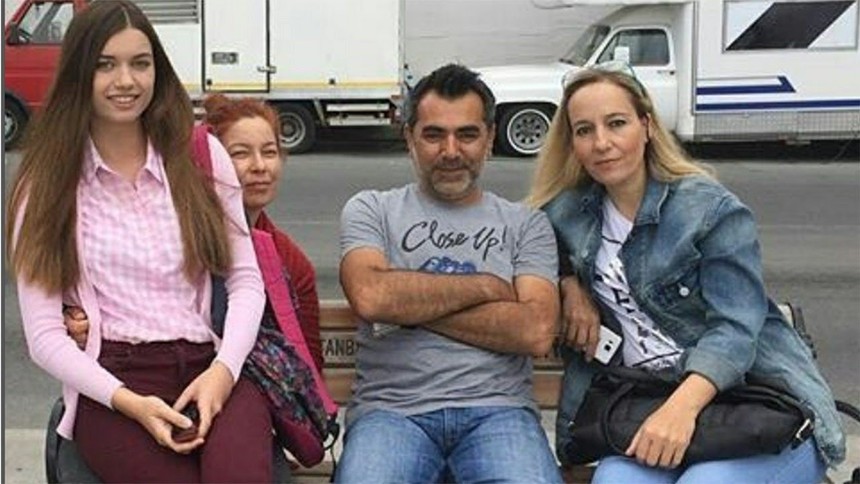 Afra Saraçoğlu Ailesi Kimdir? Annesi Babası Kim Nereli?
