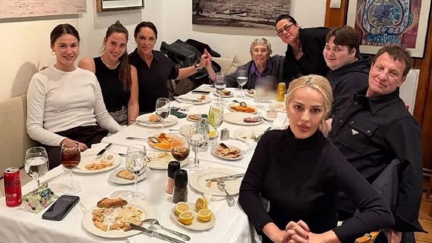 Hülya Avşar'dan yıllara meydan okuyan performans! Sahne kostümü olay oldu... - Resim : 3