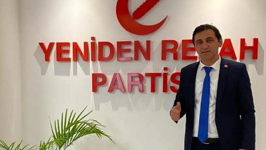 Çözülme devam ediyor: Yeniden Refah Partisi'nde bir istifa daha!