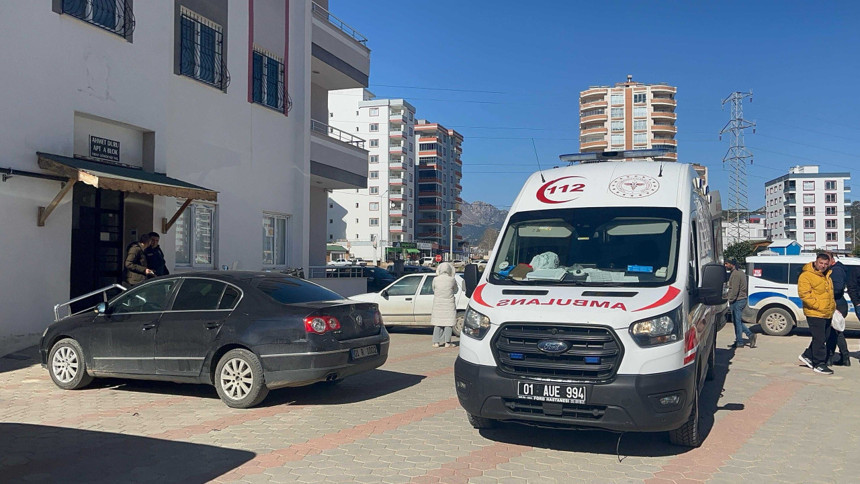 Adana'da intihara kalkışan polis memurunu İl Emniyet Müdürü ikna etti - Resim : 2