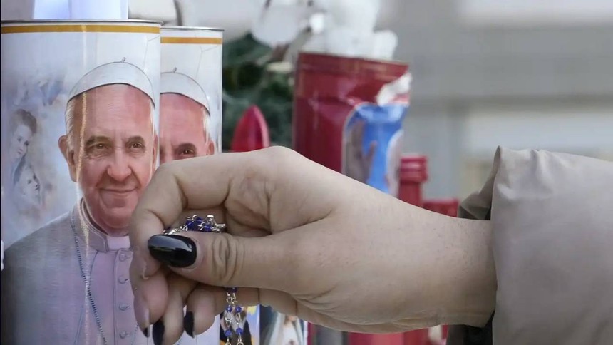 Papa Francis ölüyor! Kriz geçirdi, kusmaya başladı, durumu iyice kötüleşti