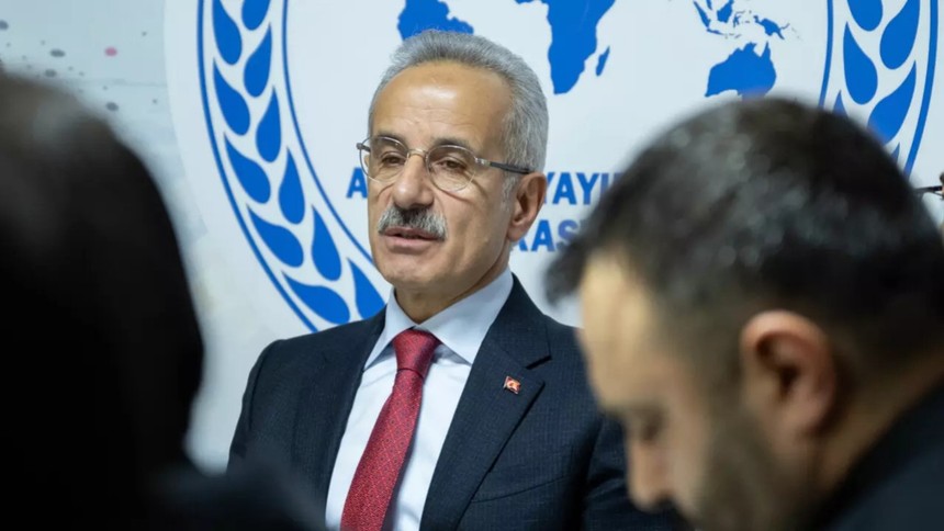 Bakan Uraloğlu: Şam Havalimanı’nda çalışmalar hız kesmeden devam ediyor