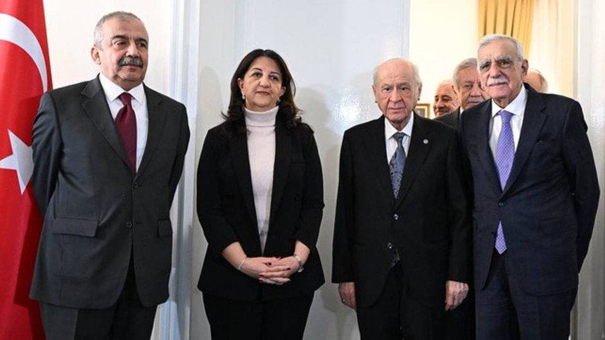 Devlet Bahçeli'den Sırrı Süreyya Önder'e: Daha barış halayı çekeceğiz - Resim : 2