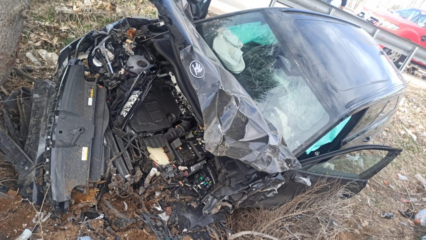 Şarkikaraağaç Belediye Başkanı Ali Göçer ailesiyle birlikte trafik kazası geçirdi
