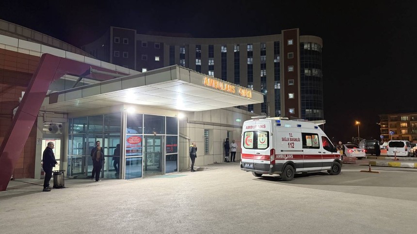 Sivas'ın Gürün ilçesinde Ramazan topu elinde patlayan görevli ağır yaralandı