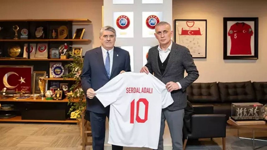 Beşiktaş - Galatasaray derbisini yabancı hakem yönetecek! TFF'den geri adım
