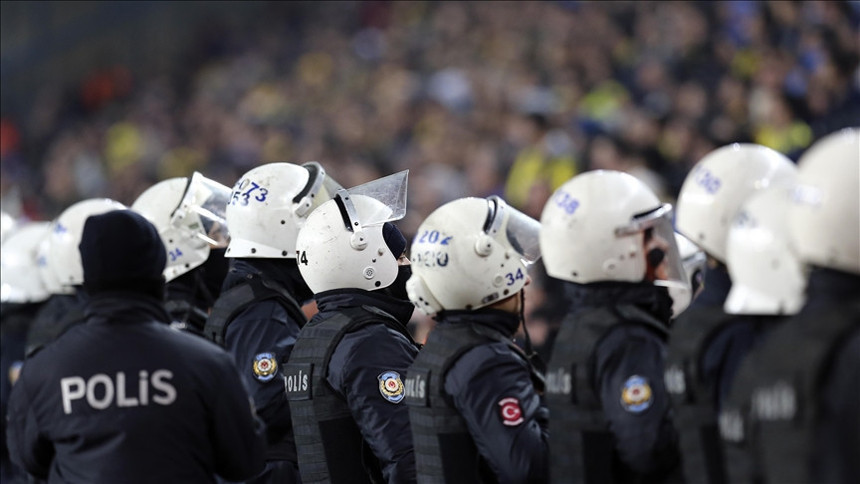 Fenerbahçe - Galatasaray derbisi için İstanbul'da güvenlik alarmı: 30 bin polis görev başında!