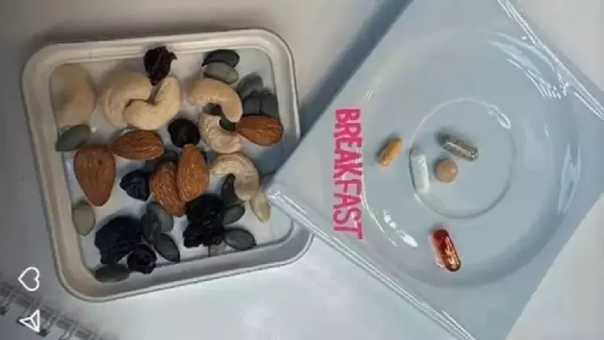 Çağla Şıkel'den kahvaltı tabağı eleştirilerine esprili yanıt: "Sanki kurbağa bacağı yedim!"