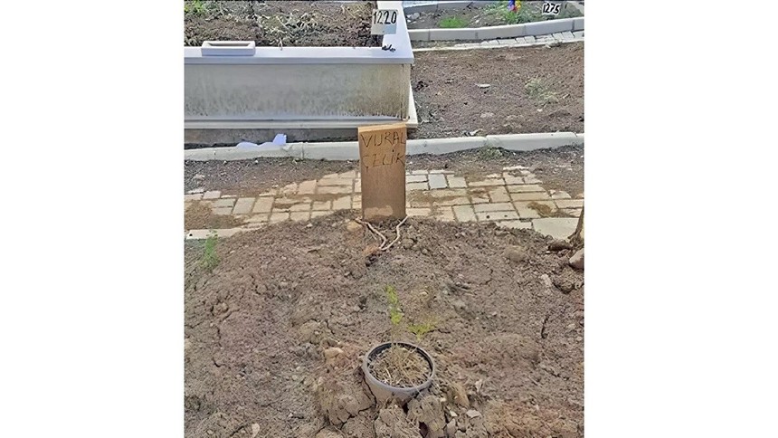 Vural Çelik'in mezarı hayranlarını şaşırttı: Vefatının üzerinden henüz 6 ay geçmişti...