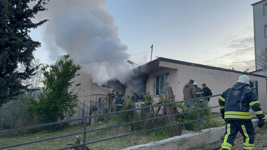 Kocaeli’de mucize kurtuluş! 91 yaşındaki kadın alevlerden son anda çekip alındı - Resim : 2