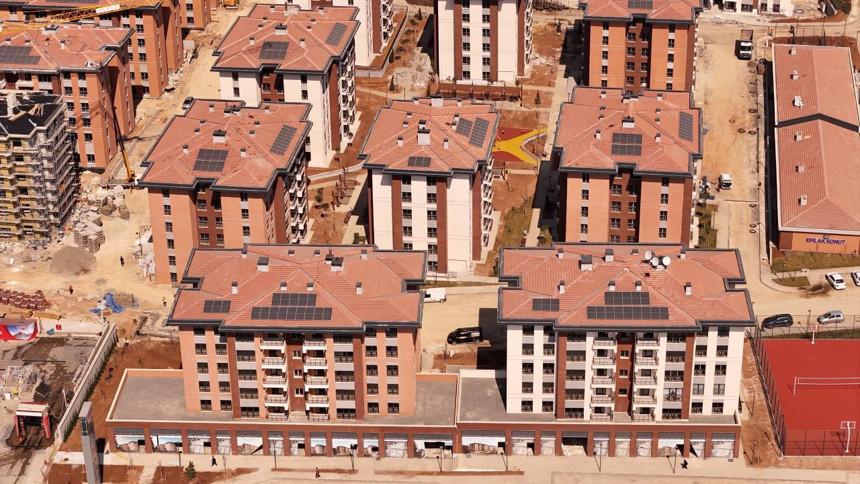 Ebrar Sitesi'nde felaketin yaraları sarıldı, depremzedeler yeni yuvalarına kavuşacak