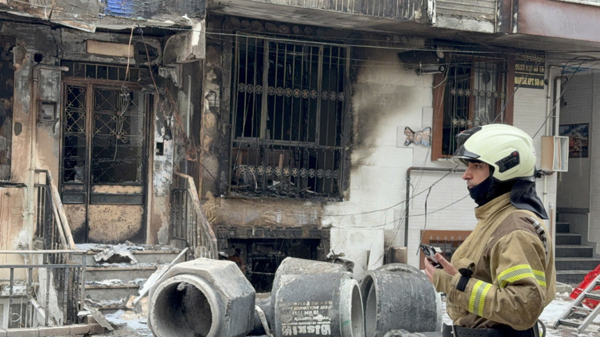 Esenyurt'ta 4 katlı binada doğal gaz patlaması