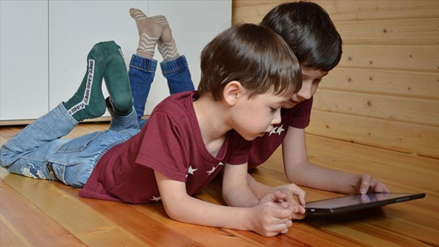 Sosyal medyada devrim gibi düzenleme! Çocuklar ve aileler için güvenli dijital çağ dönemi başlıyor