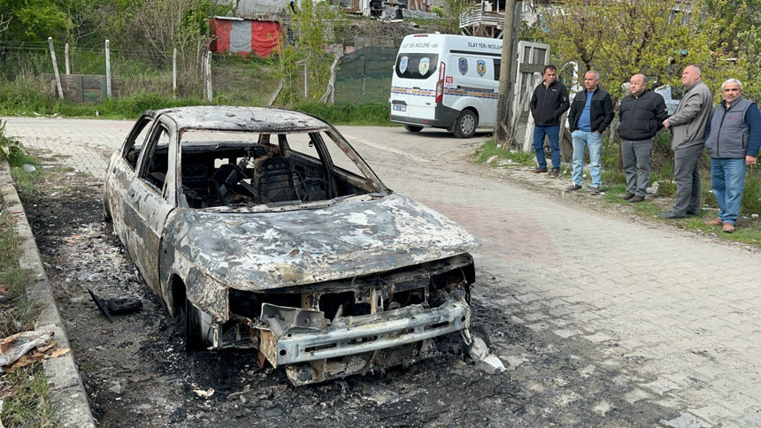 Tekirdağ’da şok eden görüntü! Park halindeki otomobil küle döndü