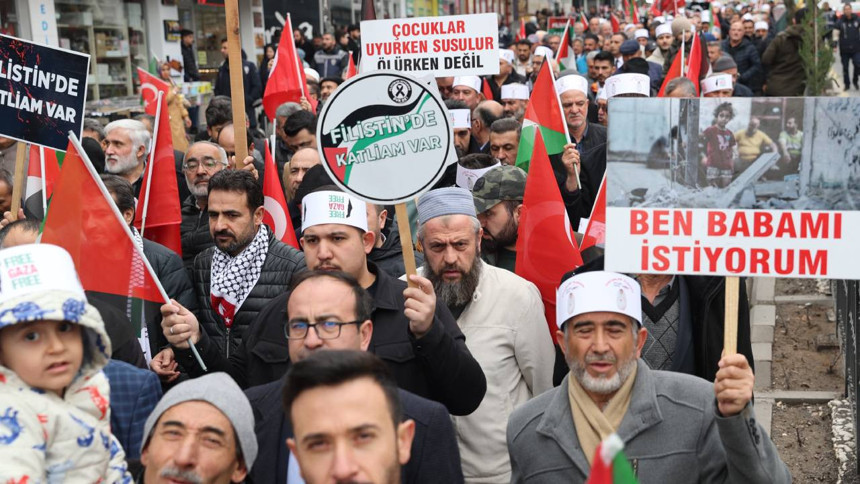Nevşehir'de Gazze'ye destek yürüyüşü: Çocuklar uyurken susulur ölürken değil