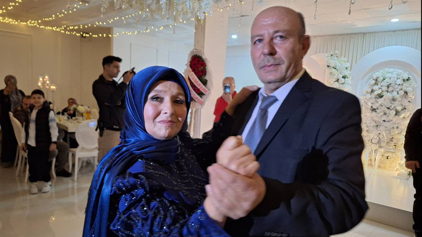 Zonguldaklı Demirezen çifti 40. evlilik yıl dönümlerinde düğün yaptı: Yuvanıza sahip çıkın
