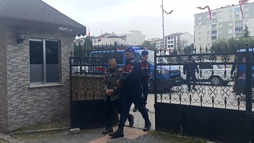 90 yaşındaki annesini dövüp bileziklerini çalan hayırsız evlat kız arkadaşıyla birlikte yakalandı