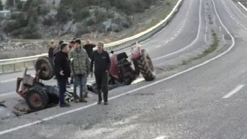 Konya'da şoke eden traktör kazası: Seyir halindeyken ikiye bölündü, 1 ölü 1 yaralı