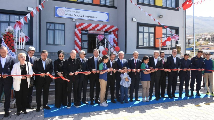 Malatya'da hayırsever iş insanının yaptırdığı 16 derslikli okul açıldı