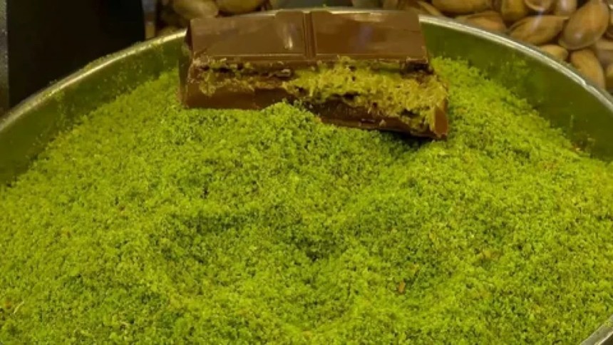 Dubai çikolatası çılgınlığı fıstık krizine yol açtı! Karneyle satış başladı
