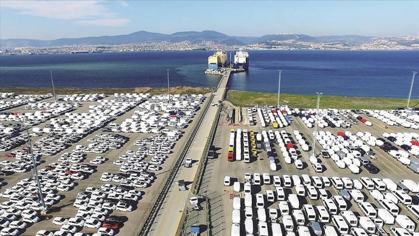 Türkiye otomotiv sektörü ihracatta parlıyor! İlk çeyrekte 62 ülkeye 1,5 milyar dolarlık araç satışı
