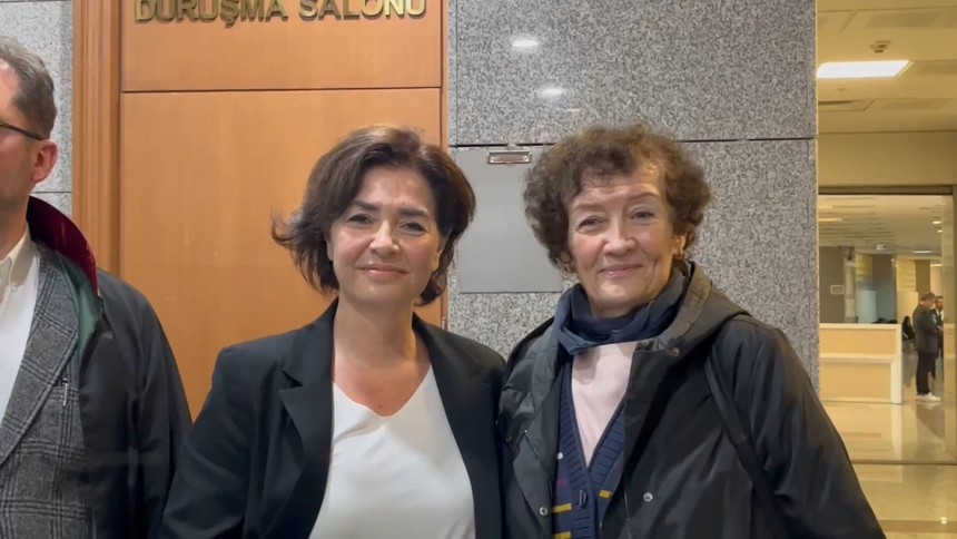 Özlem Gürses TSK'ya hakaret davasında hakim karşısına çıktı, 1 yıl 3 ay ceza yedi - Resim : 2