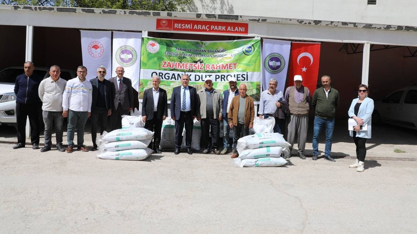 Organik Tarımın Yaygınlaştırılması ve Kontrolü Projesi: Elazığ’da üreticilere 2,5 ton gübre dağıtıldı