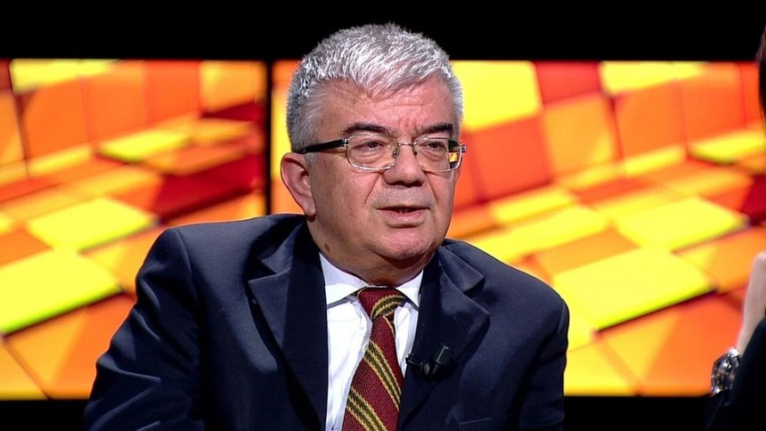 Ahmet Rasim Küçükusta'dan gündem yaratan hiciv: Deprem uzmanlarını adeta tiye aldı