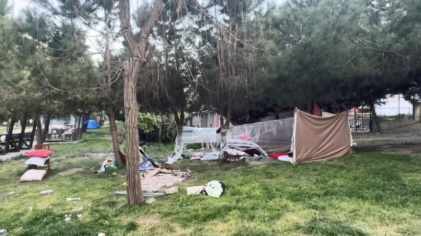 Esenyurt'ta katliam provası! Deprem nedeniyle parkta kalan eski eşini ve baldızını silahla vurdu - Resim : 2