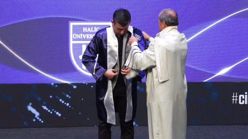 Selçuk Bayraktar'a Haliç Üniversitesi tarafından fahri doktora unvanı verildi