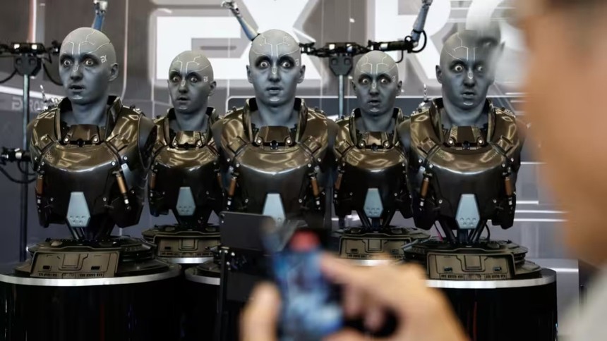 Çin’in robot ordusu dünyayı alarma geçirdi! Ticaret savaşında yeni koz