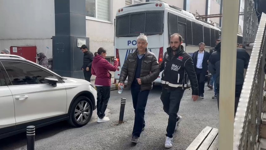 İstanbul BŞB'ye yönelik 2. dalga operasyonunda gözaltına alınan 52 kişi adliyeye sevk edildi - Resim : 2