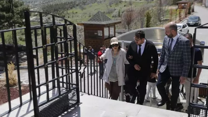 Türkan Şoray'dan 52 yıl sonra duygusal ziyaret! "Mahpus" filmini çekmişti...