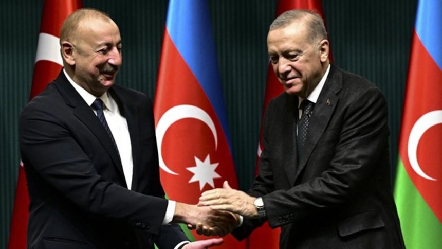 Azerbaycan Cumhurbaşkanı İlham Aliyev'den PKK'nın fesih kararı sonrası Türkiye'ye tebrik mesajı