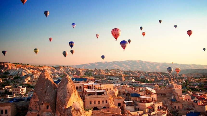 Türkiye turizmde parlıyor! İlk 4 ayda 12,7 milyon ziyaretçi! Almanlar Lider, İngilizler hızla yükseliyor