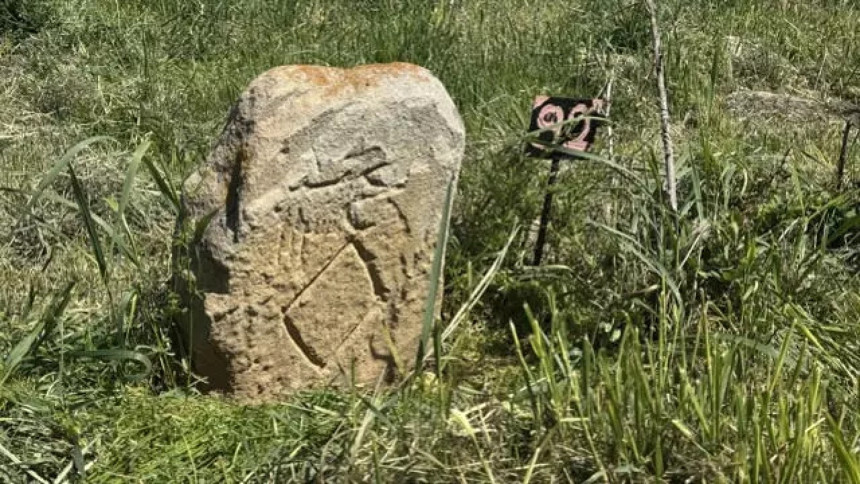 Dünyada tek! Kayseri'de 5 Türk boyuna ait damgalı mezar taşlarının bulunduğu tarihi mezarlık keşfedildi