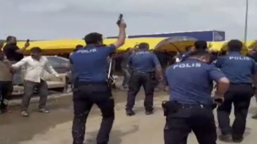 Ankara'da güvenlik güçlerine sopayla saldıran 12 şüpheliye gözaltı - Resim : 2